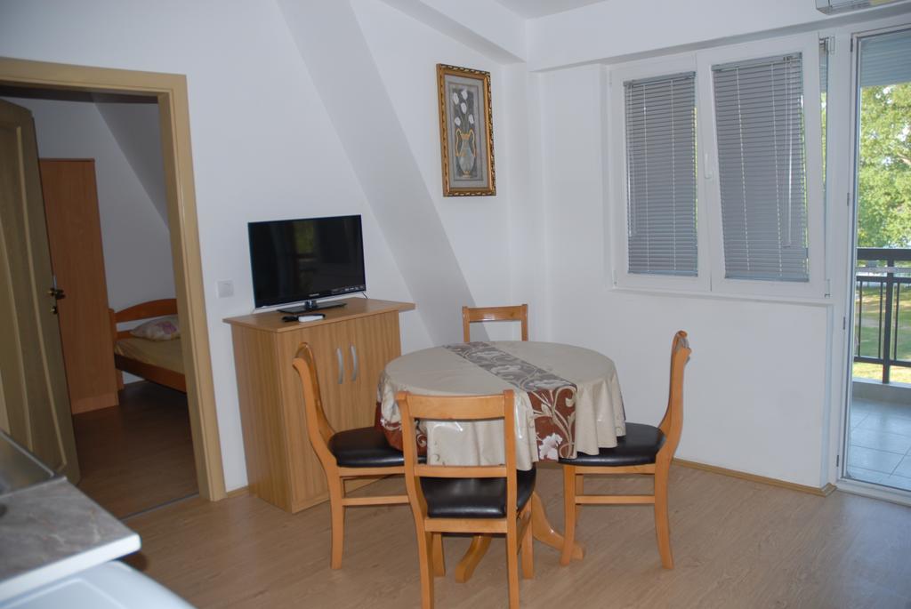 Apartments Villa Zora Dojran Rum bild