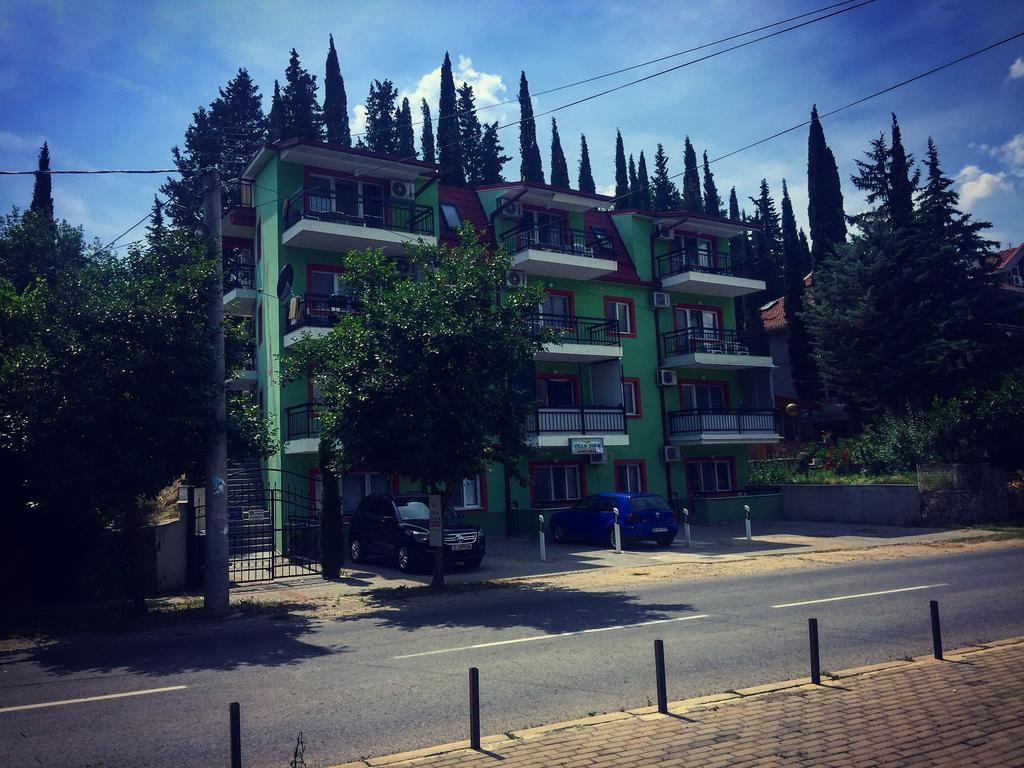 Apartments Villa Zora Dojran Exteriör bild